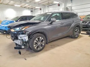 2022 TOYOTA HIGHLANDER