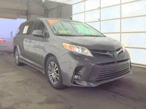 2018 TOYOTA SIENNA