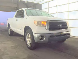 2011 TOYOTA TUNDRA