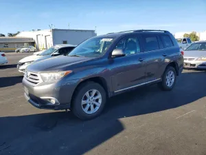 2011 TOYOTA HIGHLANDER