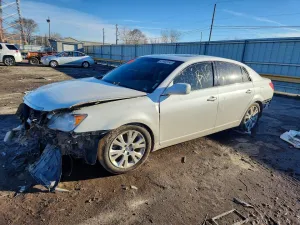 2010 TOYOTA AVALON
