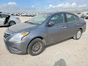 2017 NISSAN VERSA