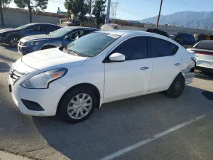 2015 NISSAN VERSA