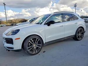 2024 PORSCHE CAYENNE