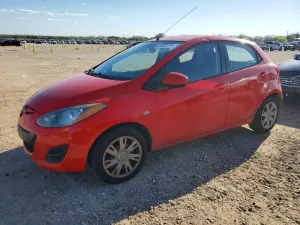 2013 MAZDA 2