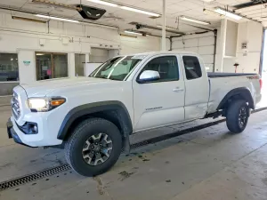 2016 TOYOTA TACOMA