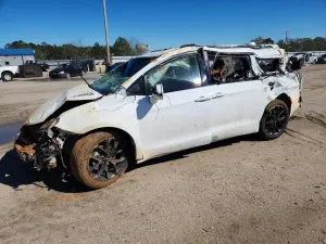 2022 CHRYSLER PACIFICA