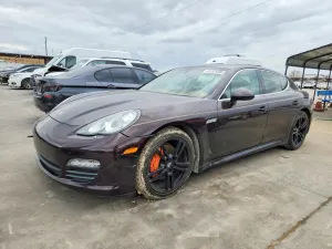 2013 PORSCHE PANAMERA