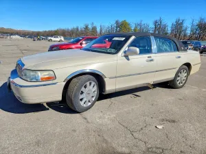 2003 LINCOLN TOWNCAR