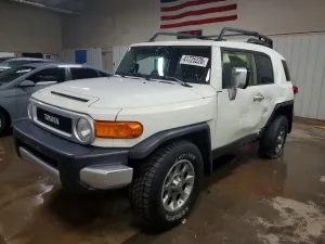 2013 TOYOTA FJ CRUISER