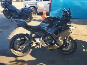 2019 KAWASAKI EX650 F