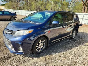 2018 TOYOTA SIENNA XL