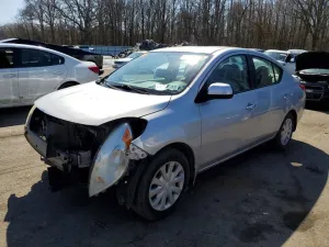 2013 NISSAN VERSA