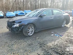 2010 NISSAN MAXIMA