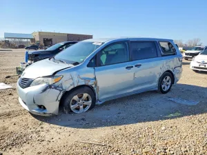 2017 TOYOTA SIENNA