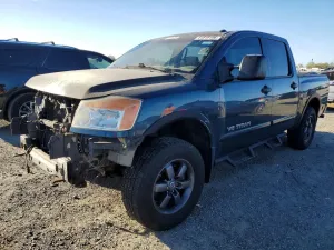 2014 NISSAN TITAN