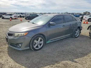 2014 TOYOTA CAMRY
