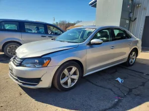 2012 VOLKSWAGEN PASSAT