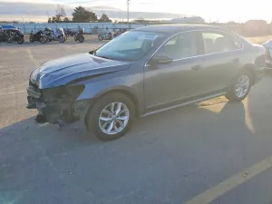 2016 VOLKSWAGEN PASSAT