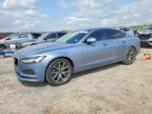 2017 VOLVO S90