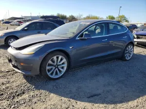 2018 TESLA MODEL 3