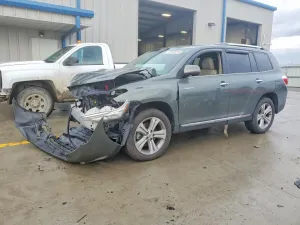 2013 TOYOTA HIGHLANDER