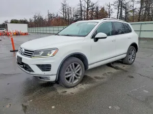 2016 VOLKSWAGEN TOUAREG
