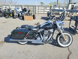 2011 HARLEY DAVIDSON FL