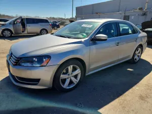 2013 VOLKSWAGEN PASSAT