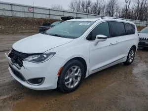 2019 CHRYSLER PACIFICA