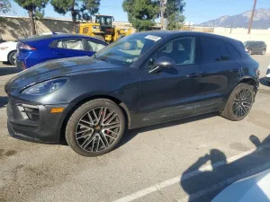 2024 PORSCHE MACAN