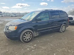 2010 CHRYSLER MINIVAN