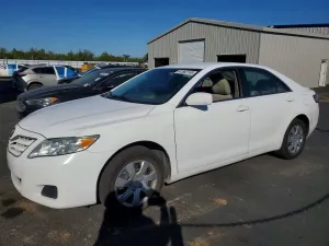2011 TOYOTA CAMRY