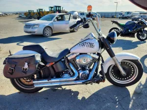2011 HARLEY-DAVIDSON FL