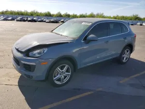2015 PORSCHE CAYENNE