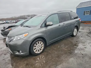 2014 TOYOTA SIENNA