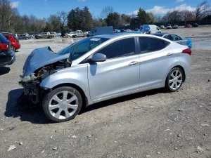 2013 HYUNDAI ELANTRA