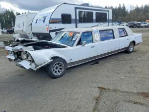LINCOLN TOWNHOUSE TOWNCAR