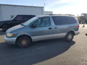 2000 TOYOTA SIENNA