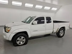 2011 TOYOTA TACOMA
