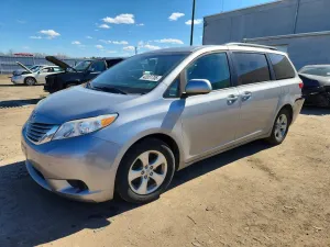 2017 TOYOTA SIENNA