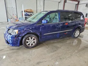 2013 CHRYSLER TOWN & CO