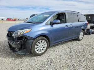 2015 TOYOTA SIENNA