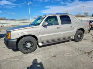 2004 CADILLAC ESCALADE