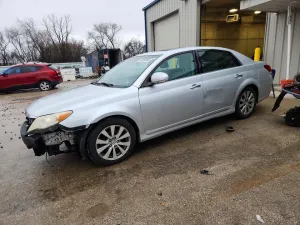 2011 TOYOTA AVALON