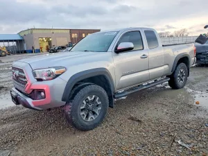 2017 TOYOTA TACOMA