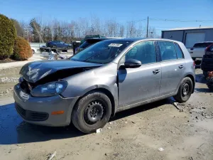 2013 VOLKSWAGEN GOLF