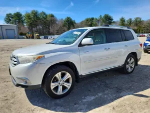 2011 TOYOTA HIGHLANDER
