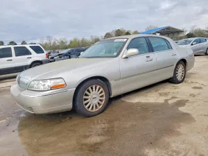 2004 LINCOLN TOWNHOUSE TOWNCAR