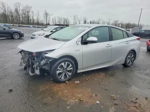 2017 TOYOTA PRIUS